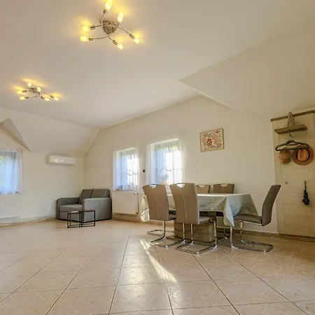 Liget 度假居 Pazmandfalu